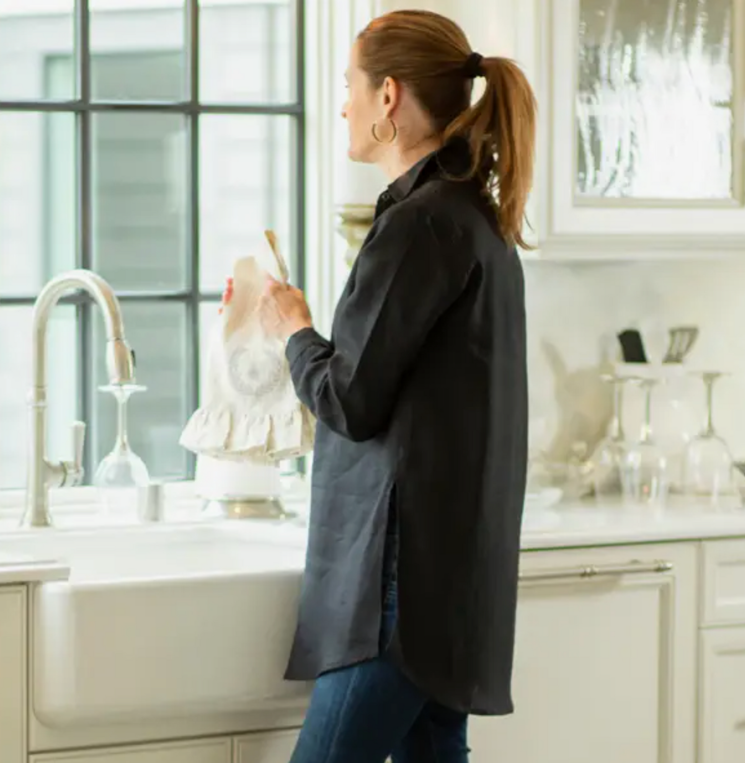 The Christina tunic is 100% European linen button front blouse made longer with slits on the side so it can be worn over leggings, skinny jeans, or as a light jacket. Very comfortable for a casual look or dress it up. Runs true to size.