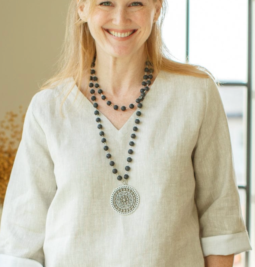 Sorrento black necklace This timeless piece features a long pendant fashioned from beautiful black stone for an elegant touch. Wear it to dress up any look - it pairs flawlessly with jeans or one of our dresses.