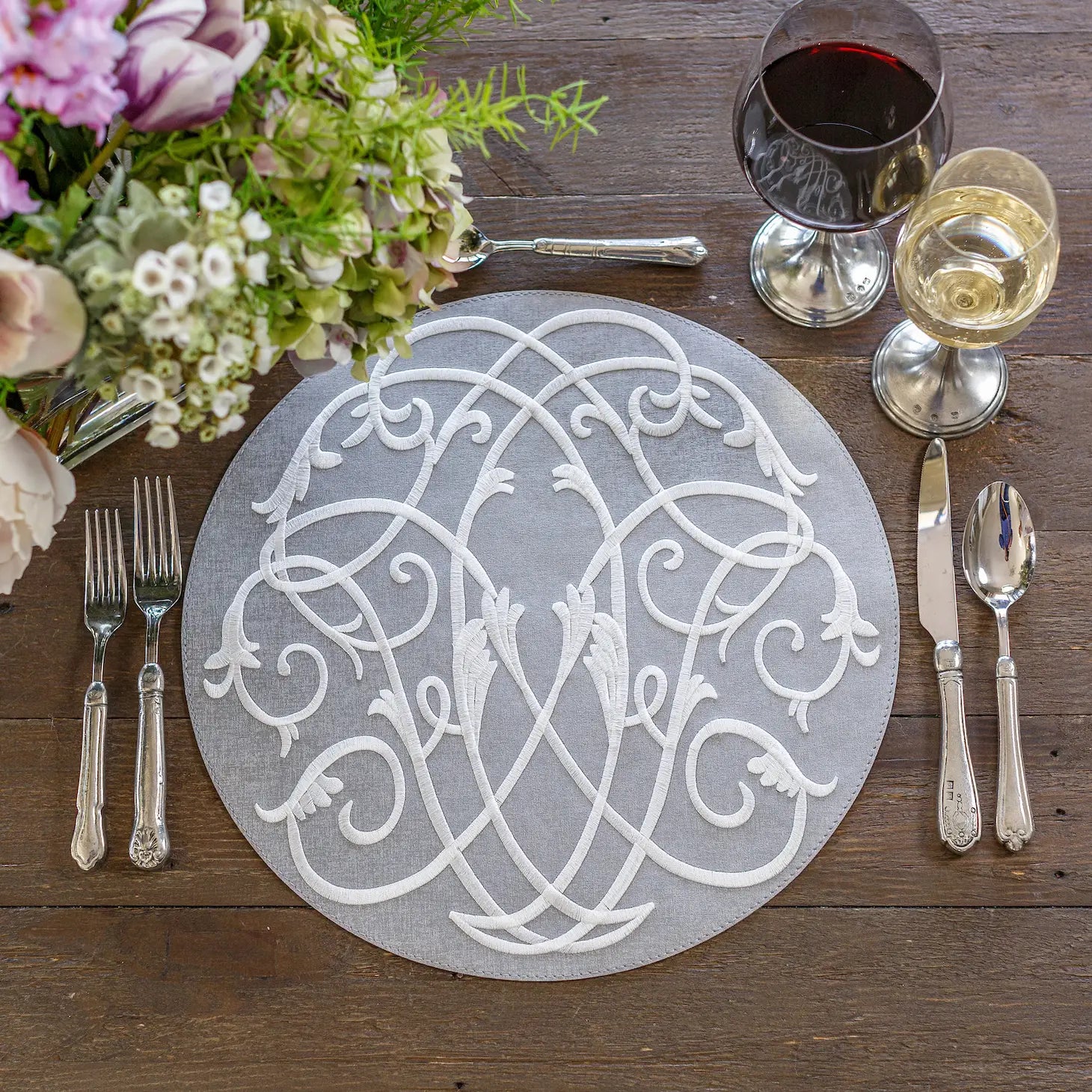 Embroidered round placemat- washable 