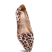 Roll a sole animal print flat 