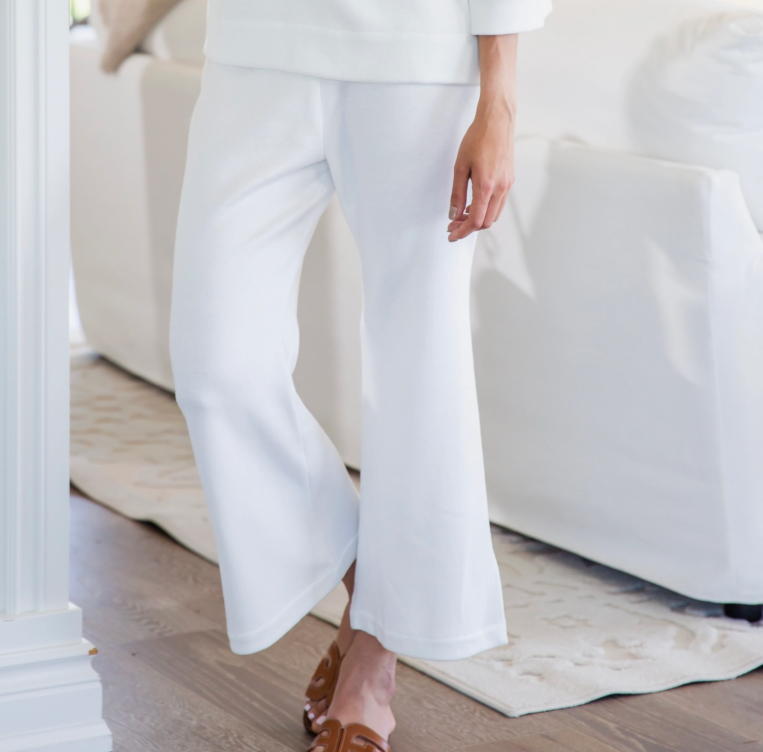 he Elegant and Comfy Corinna Pant is the perfect addition to your wardrobe. Featuring a fabric blend that is both soft and luxurious, this pant can be dressed up for a night out or down for an easy, comfortable look when traveling or leisurely lounging. Ultra-stylish and elevated, tailored from high-end materials, the Corinna Pant is an essential piece of luxury.