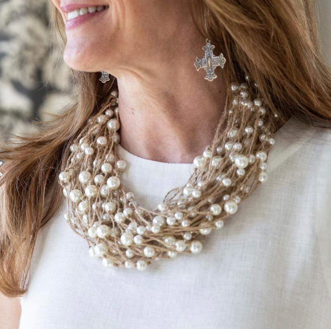 Cluster pearl necklace with flax thread